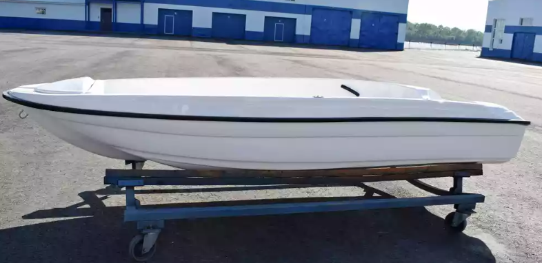 Стеклопластиковая лодка Пингвин (тримаран) в Ярославле