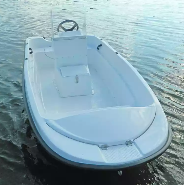 Стеклопластиковая лодка Пингвин с консолью (тримаран) в Ярославле