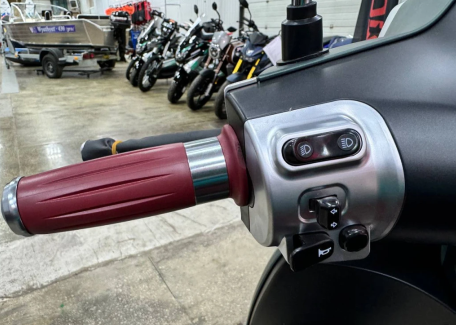 Скутер PROMAX Miami 240 (49) в Ярославле