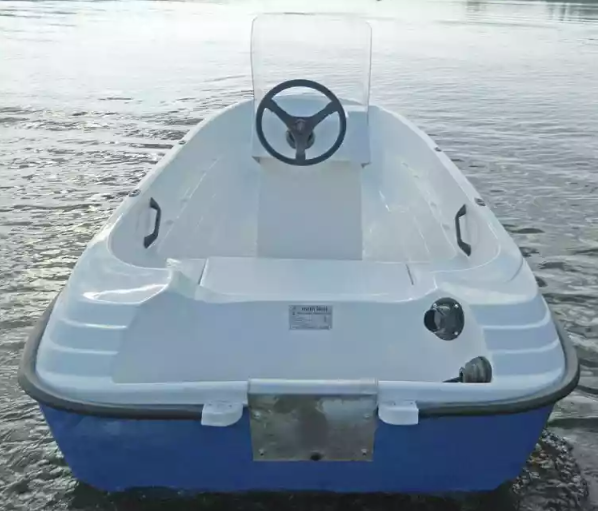 Стеклопластиковая лодка Пингвин с консолью (тримаран) в Ярославле