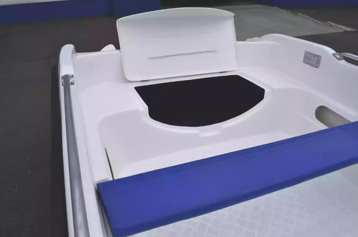 Стеклопластиковая лодка Пингвин New (тримаран) в Ярославле