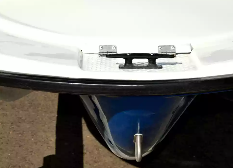 Стеклопластиковая лодка Пингвин с консолью (тримаран) в Ярославле