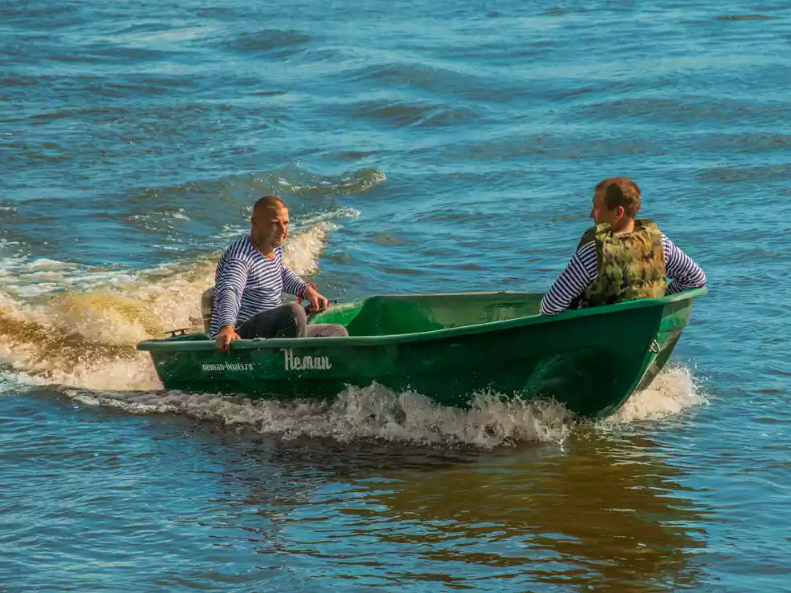 Стеклопластиковая лодка Neman-340 (тримаран) в Ярославле