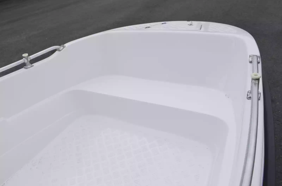 Стеклопластиковая лодка Пингвин New (тримаран) в Ярославле