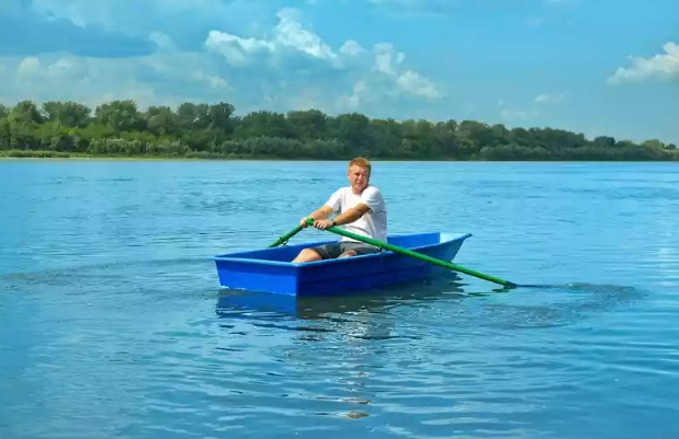 Стеклопластиковая лодка Малютка в Ярославле