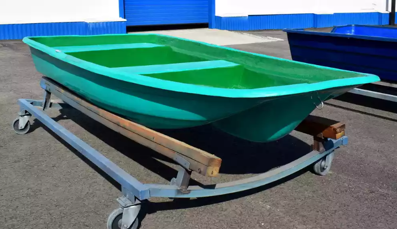 Стеклопластиковая лодка Старт (тримаран) в Ярославле