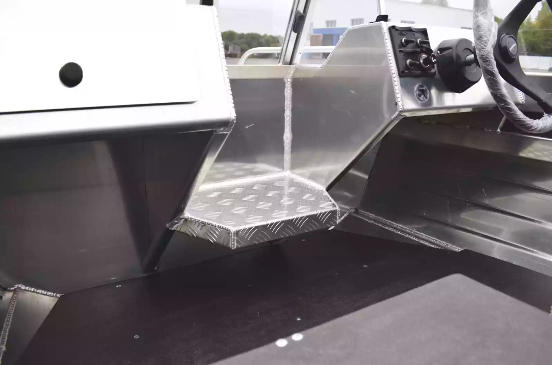 Алюминиевая лодка  Neman-400 PRO в Ярославле