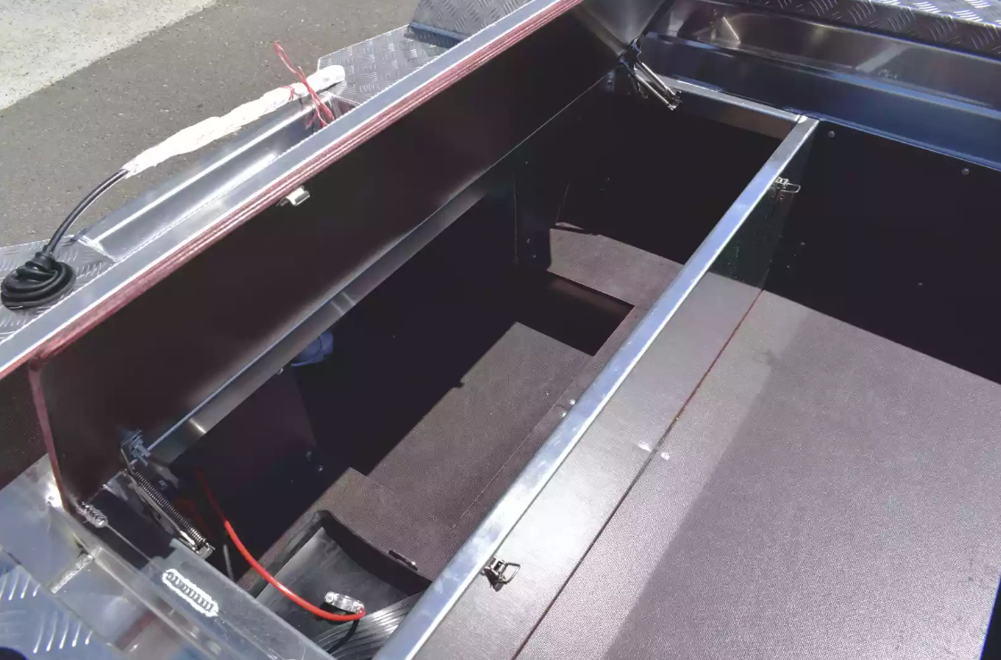 Алюминиевая лодка Wyatboat-390 DCM в Ярославле