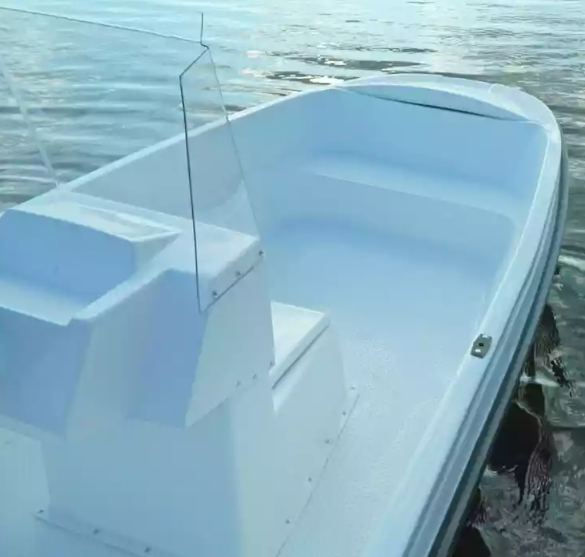 Стеклопластиковая лодка Пингвин с консолью (тримаран) в Ярославле