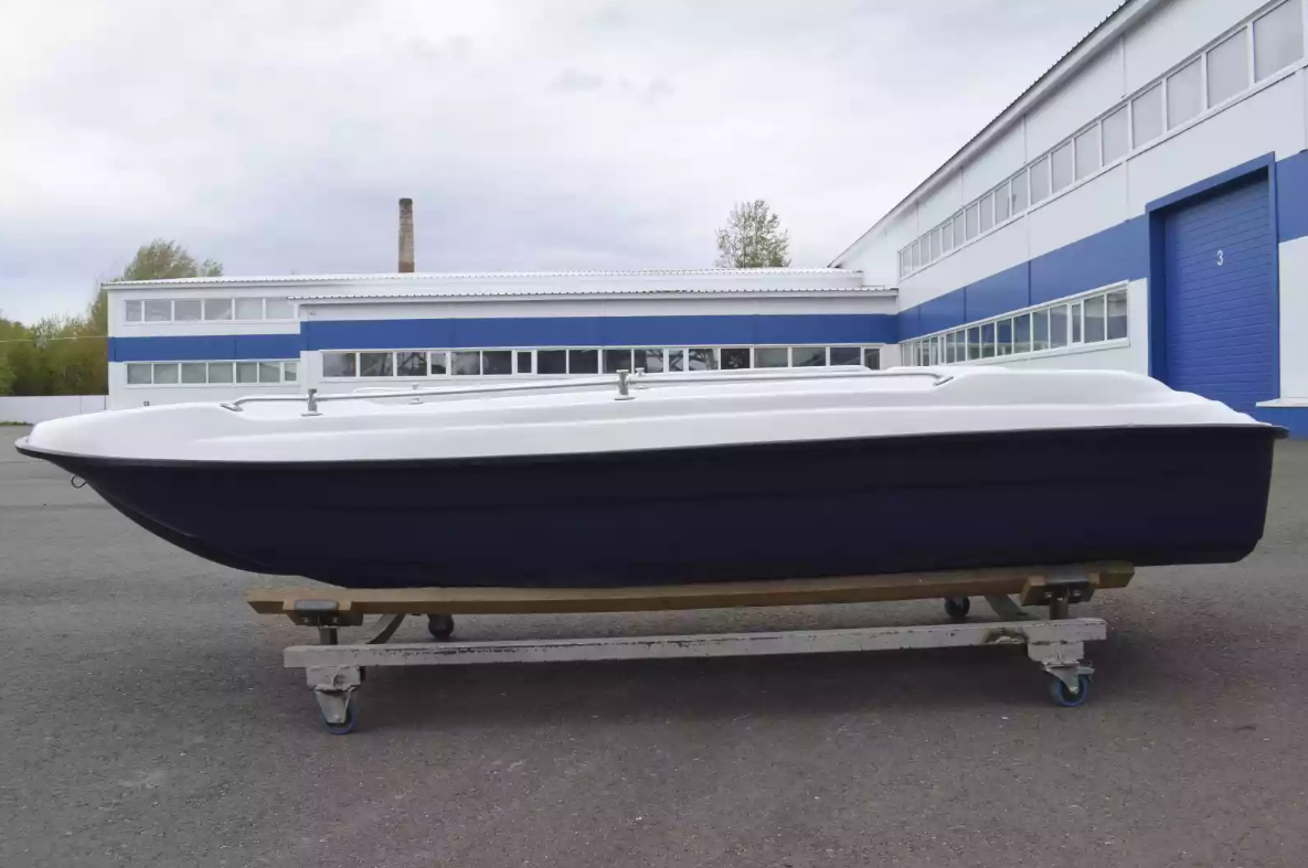 Стеклопластиковая лодка Пингвин New (тримаран) в Ярославле