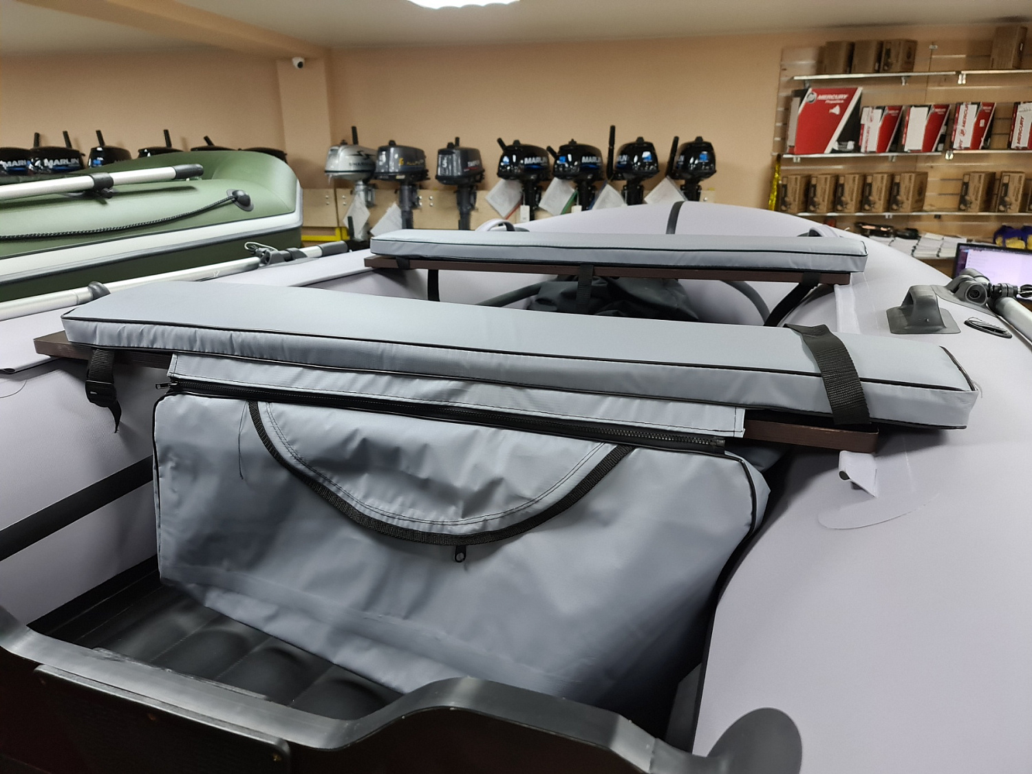 КОМПЛЕКТ МЯГКИХ НАКЛАДОК С СУМКОЙ ДЛЯ ЛОДОК 90Х20 СЕРЫЙ в Ярославле