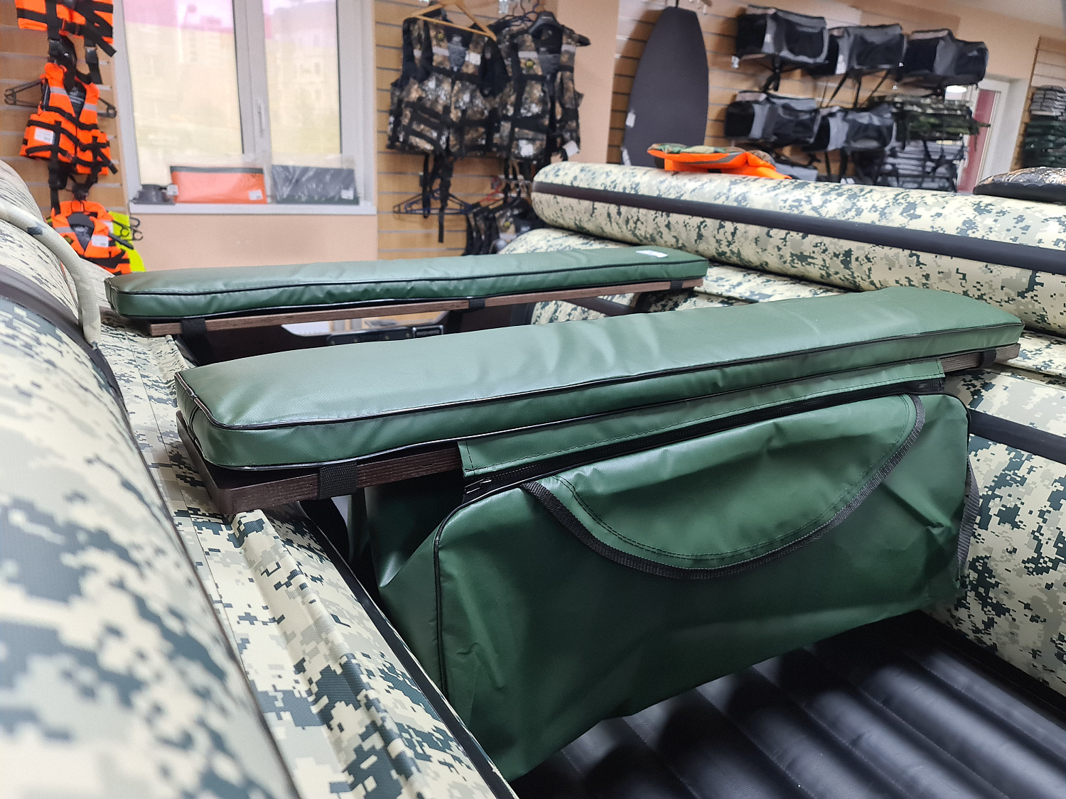 КОМПЛЕКТ МЯГКИХ НАКЛАДОК С СУМКОЙ ДЛЯ ЛОДОК 110Х20 ЗЕЛЕНЫЙ в Ярославле